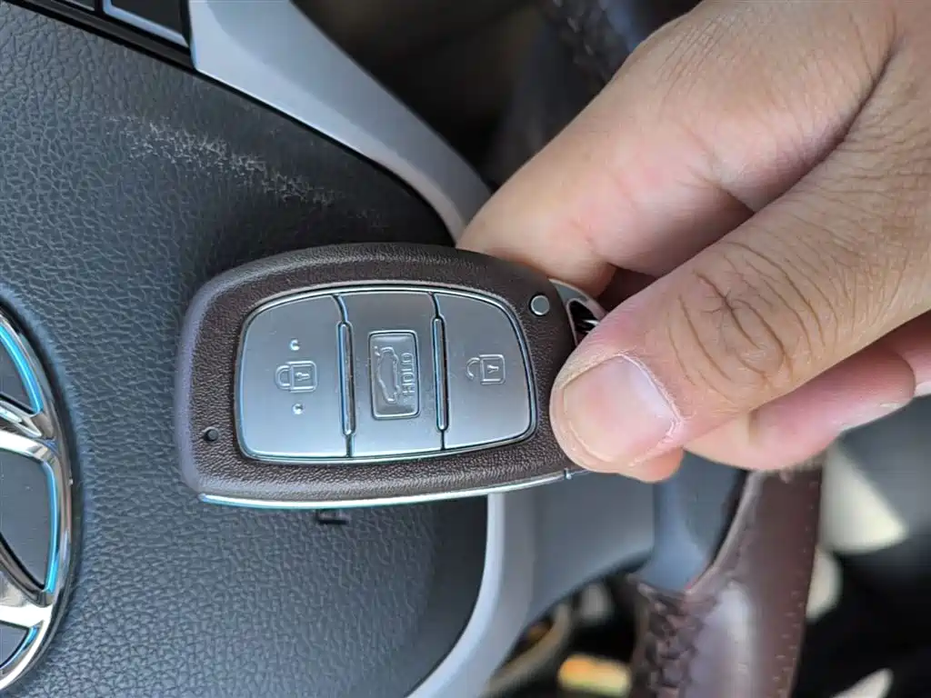 Hyundai Elantra 2016 Model 1.6L Automatic Smart Elite фото 9