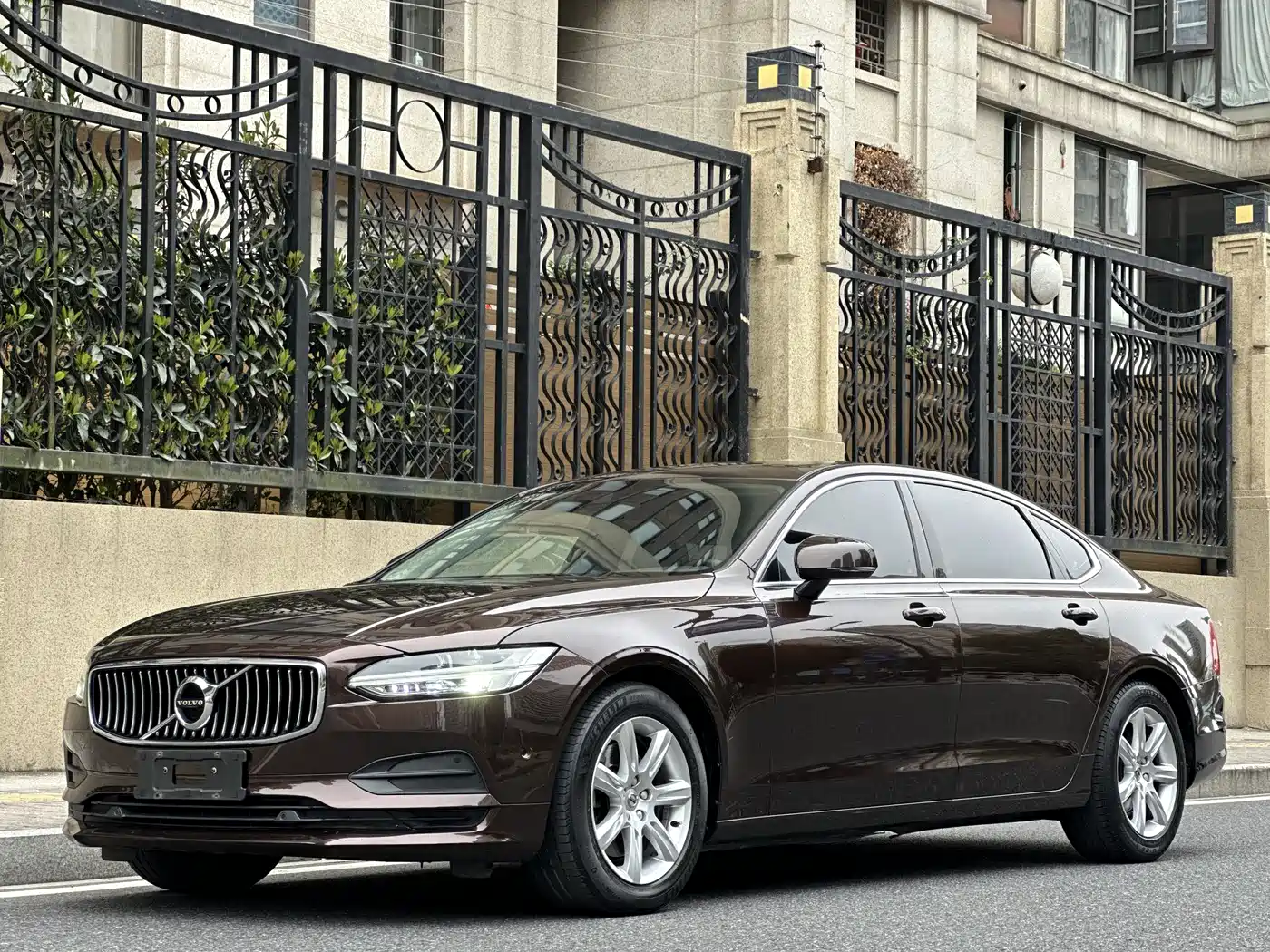 Volvo S90