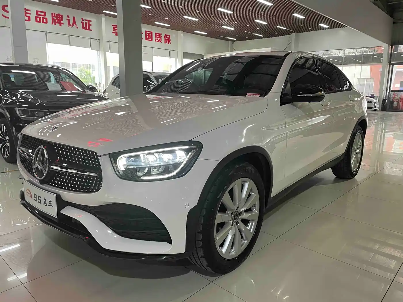 Mercedes-Benz GLC Coupe 2020 GLC 260 4MATIC Coupe SUV