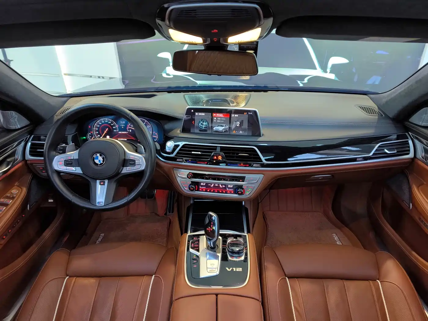 BMW 7 Series 2018 M760Li xDrive фото 17