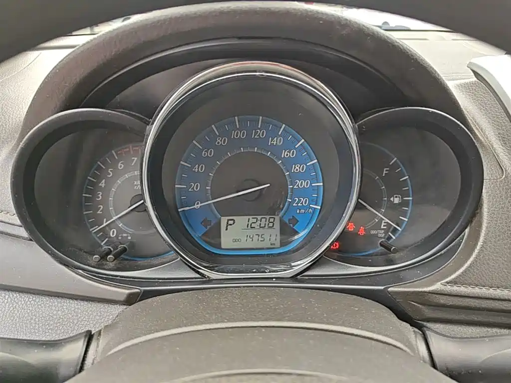 Toyota YARiS L Zhi Xuan 2014 1.3E Automatic Charming Edition фото 12