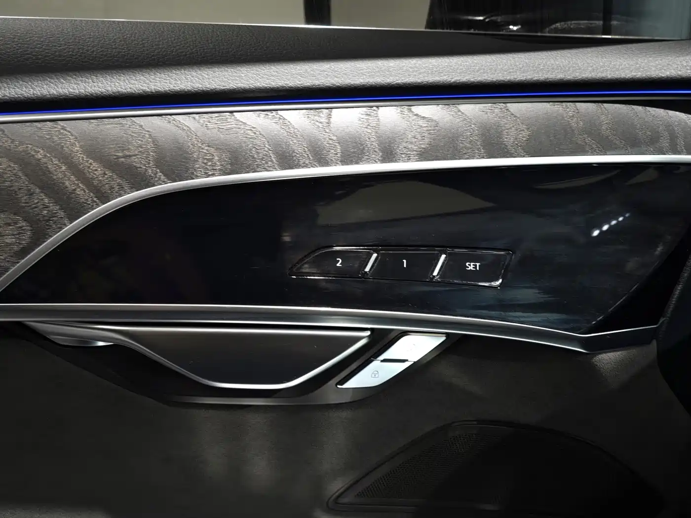 Audi A8 2021 A8L 50 TFSI quattro Comfort фото 6