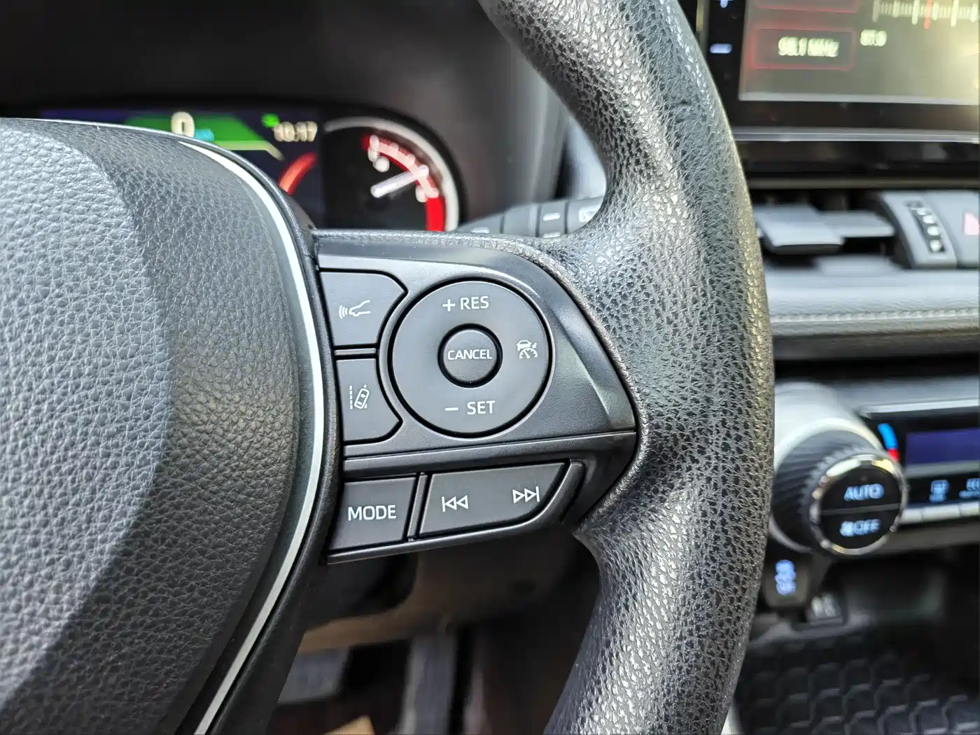 Toyota RAV4 Rongfang 2020 2.0L CVT 2WD Trend Edition фото 17