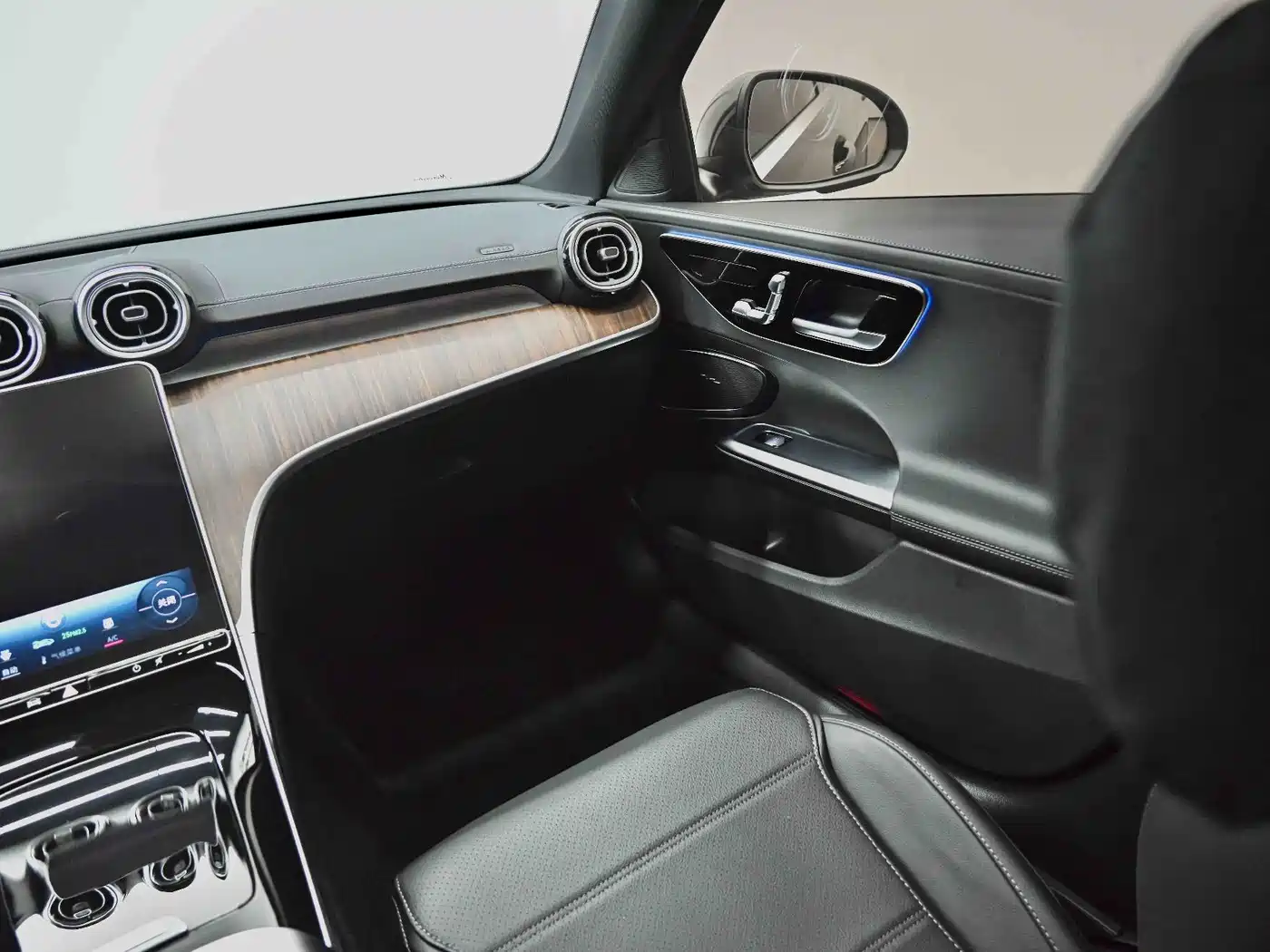 Mercedes-Benz C-Class 2024 C 260 L фото 30