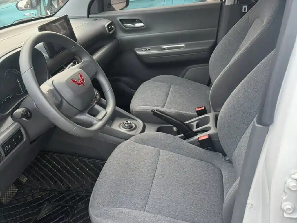 Wuling Motors Wuling Hongguang New Energy 2025 2025 Extended-Range Hybrid 50KM Comfort Version