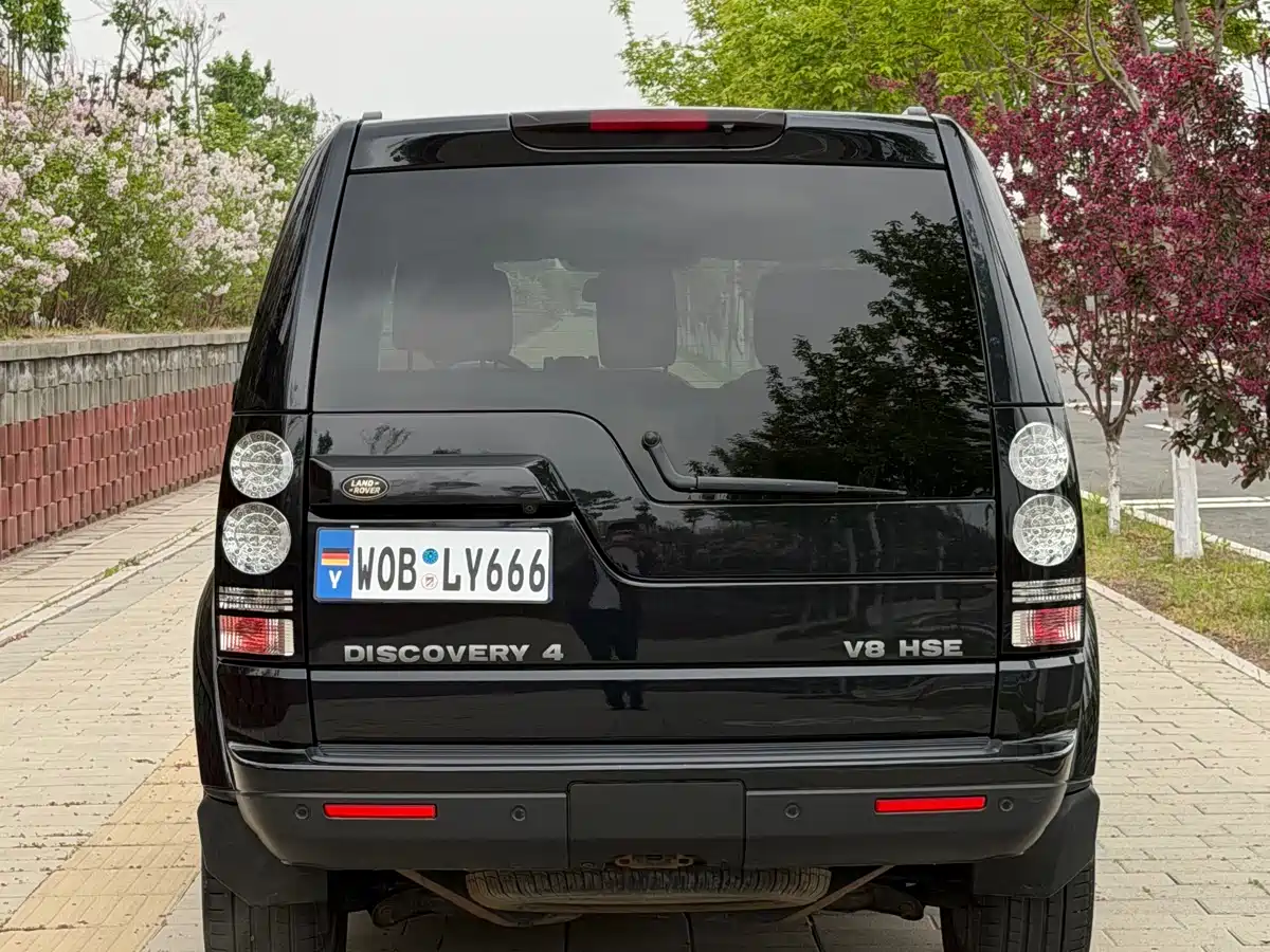 Land Rover Discovery 2012 5.0 V8 HSE фото 10