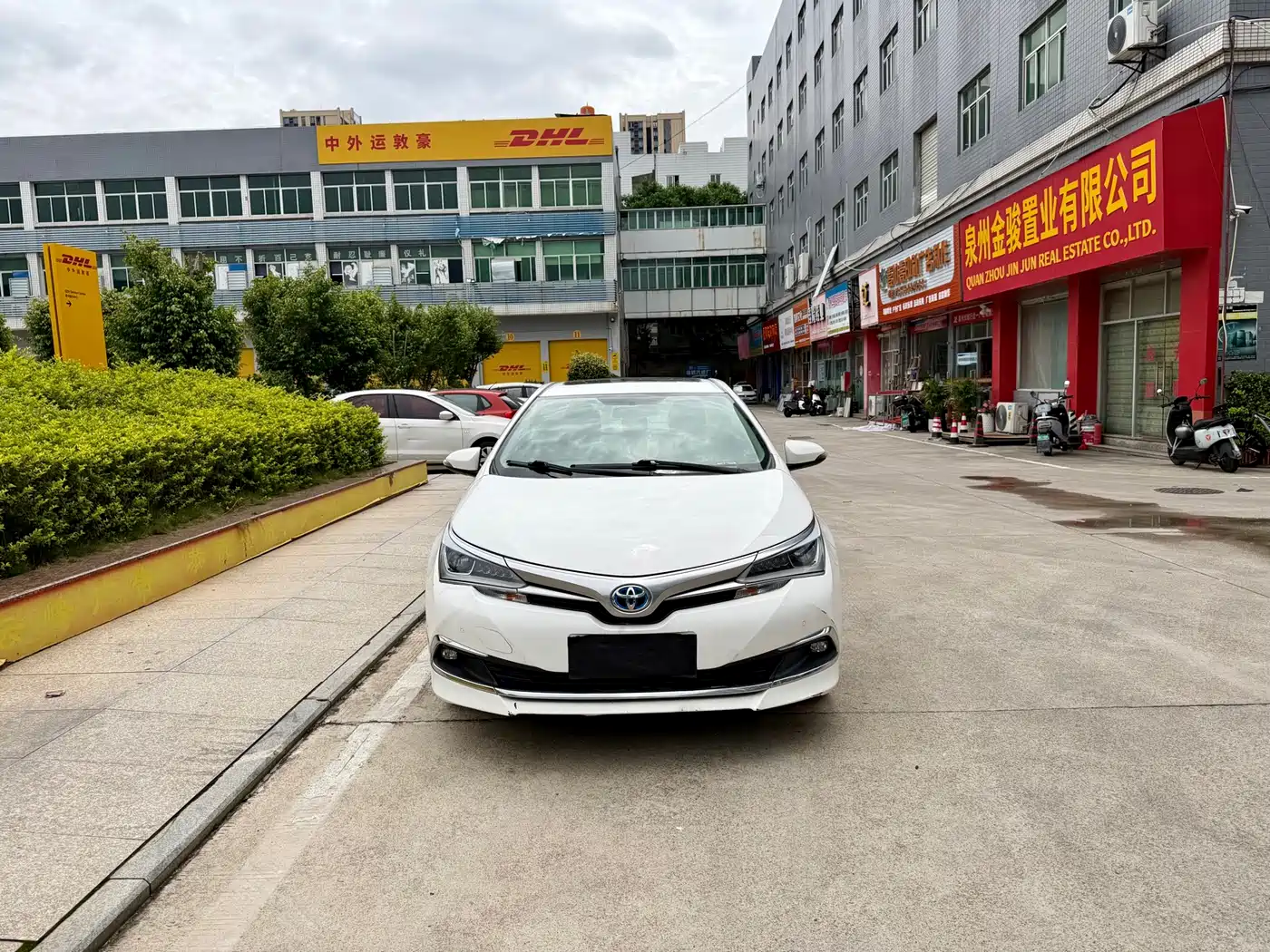 Toyota Corolla 2018 Hybrid 1.8L E-CVT Smart Edition фото 2