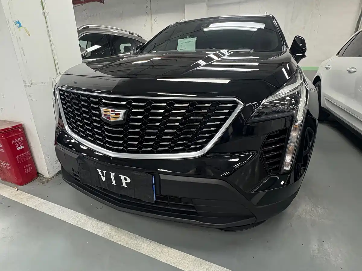 Фото 1 - Cadillac XT4