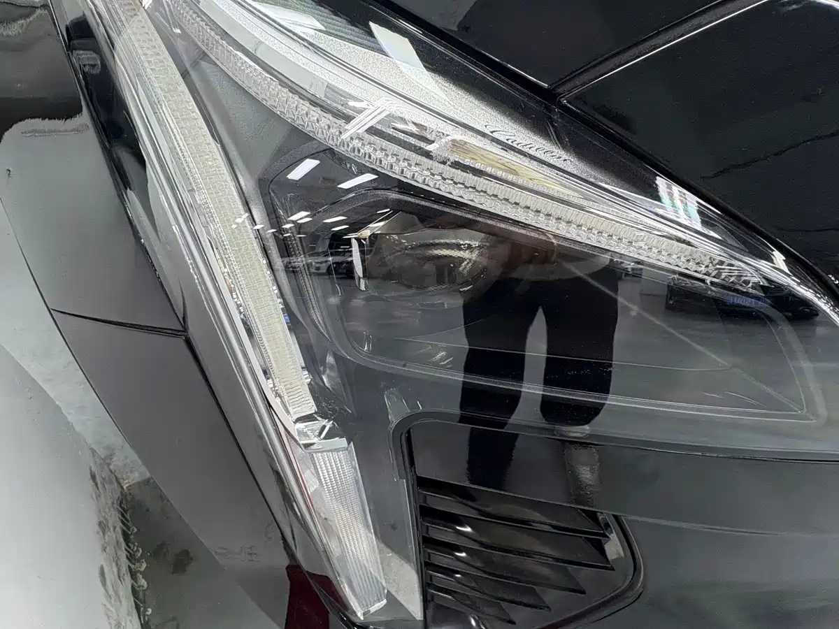 Фото 4 - Cadillac XT4