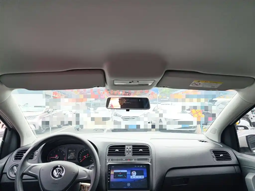 Volkswagen Polo 2018 1.5L Auto Safe Drive фото 18