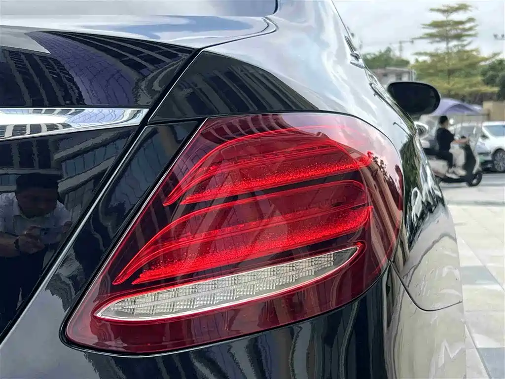 Mercedes-Benz E-Class 2019 E 260 L Sport фото 32