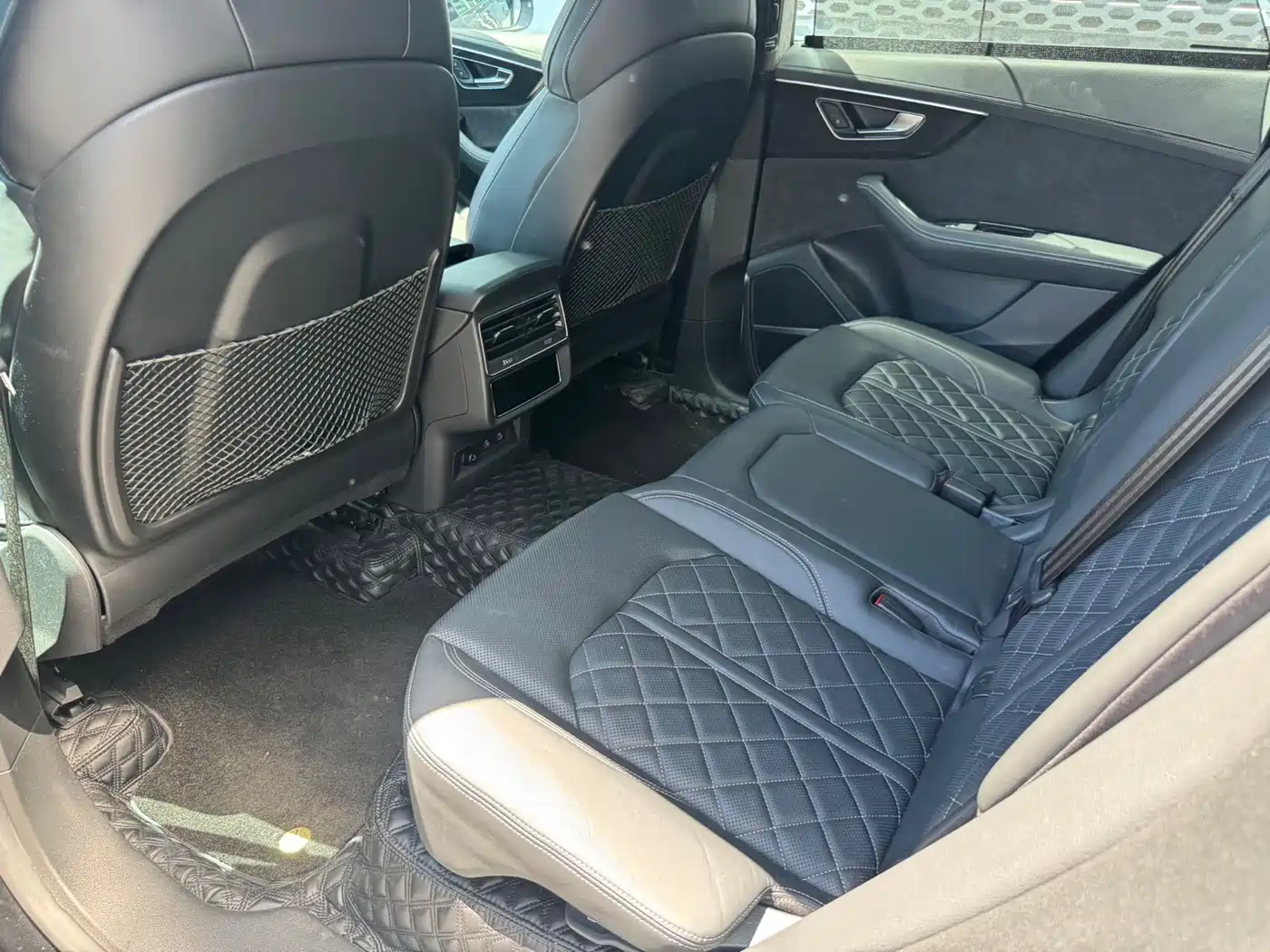 Audi Q8 2023 2022 55 TFSI Exclusive Dynamic