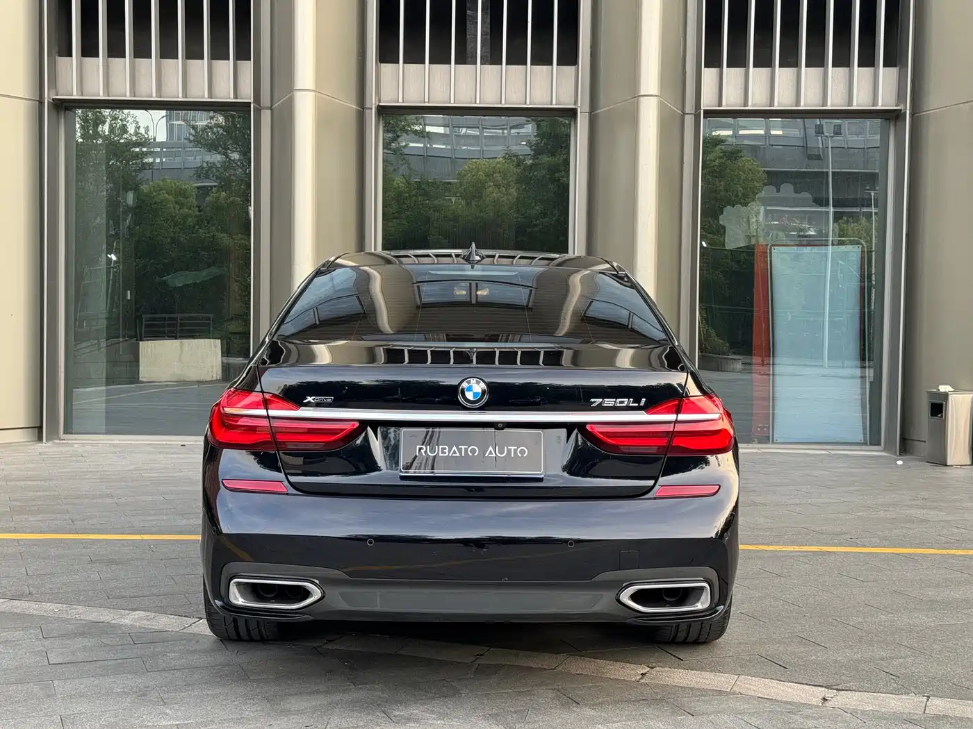 BMW 7 Series 2018 750Li xDrive M Sport Package фото 6