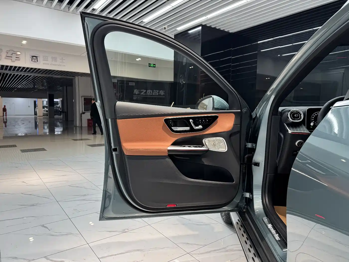 Mercedes-Benz GLC 2025 GLC 300 L 4MATIC Luxury 5-seater фото 10