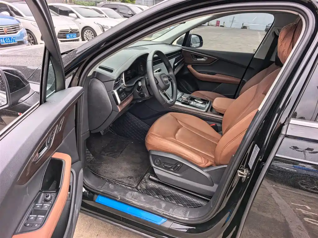 Audi Q7 2024 45 TFSI quattro S line Sport фото 9