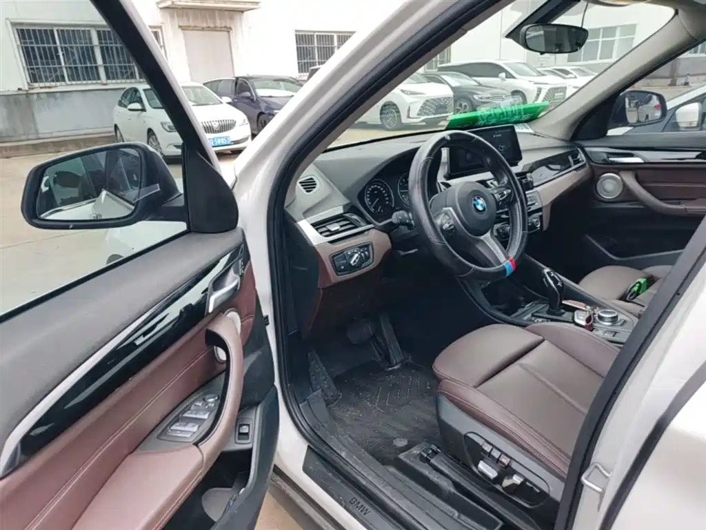 BMW X1 2022 sDrive25Li Leading фото 16