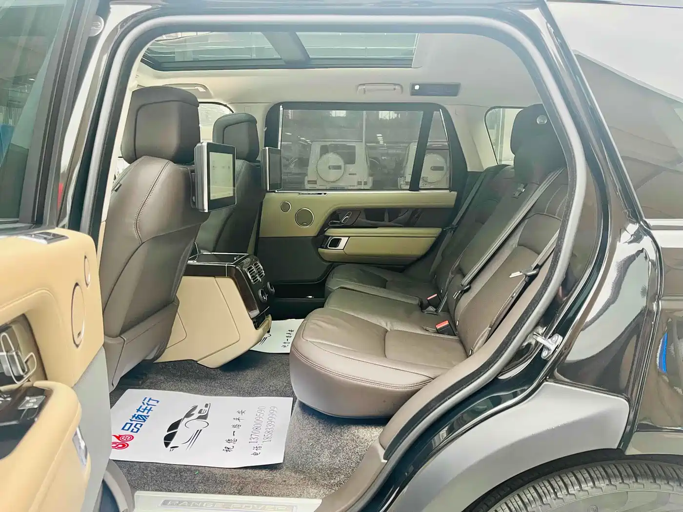Land Rover Range Rover 2021 3.0 L6 Heritage Extended Classic Edition фото 8