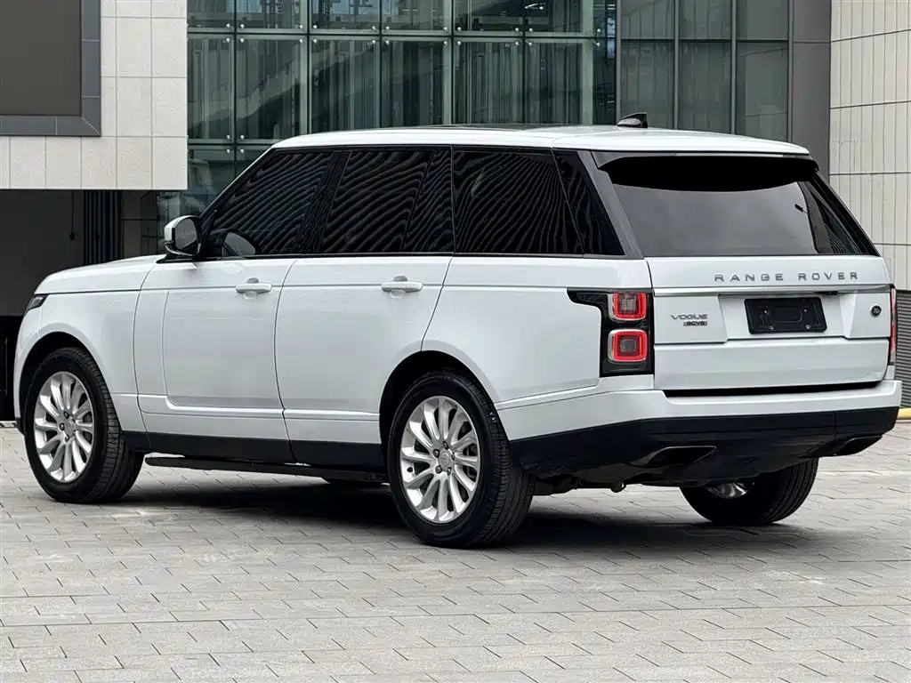 Land Rover Range Rover 2018 3.0 SC V6 Vogue Heritage Edition фото 9