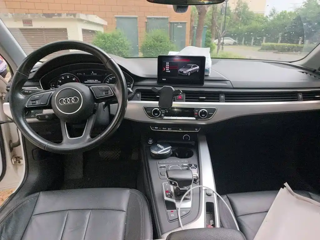 Фото 13 - Audi A4L