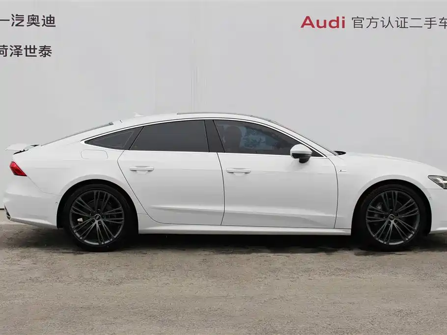 Audi A7 2023 Model 45 TFSI Premium Selection Edition фото 2