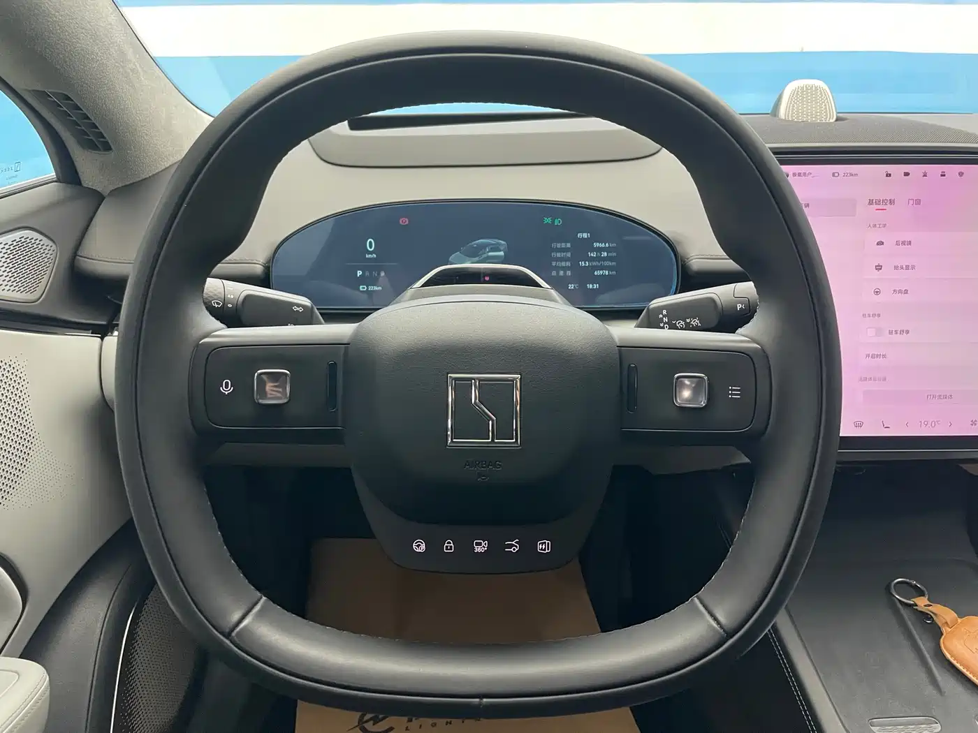 Zeekr 007 2024 RWD Intelligent Driving Edition 100kWh фото 22