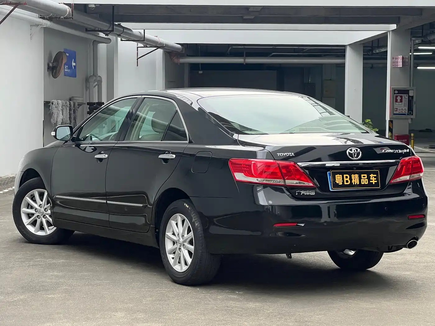 Toyota Camry 2013 200E Classic Elite Edition фото 5