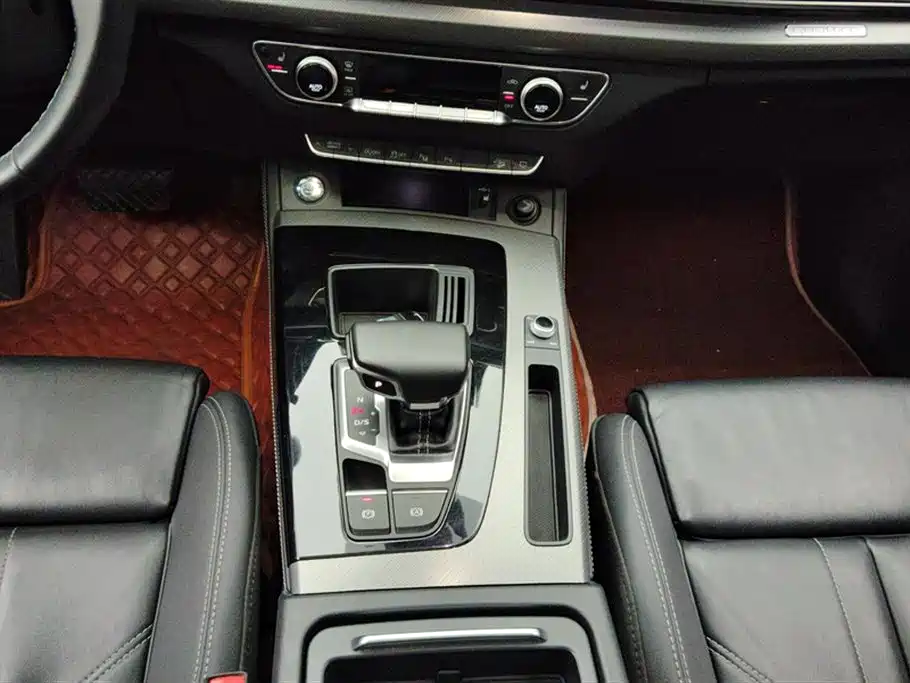 Audi Q5L 2021 40 TFSI Luxury Dynamic фото 16