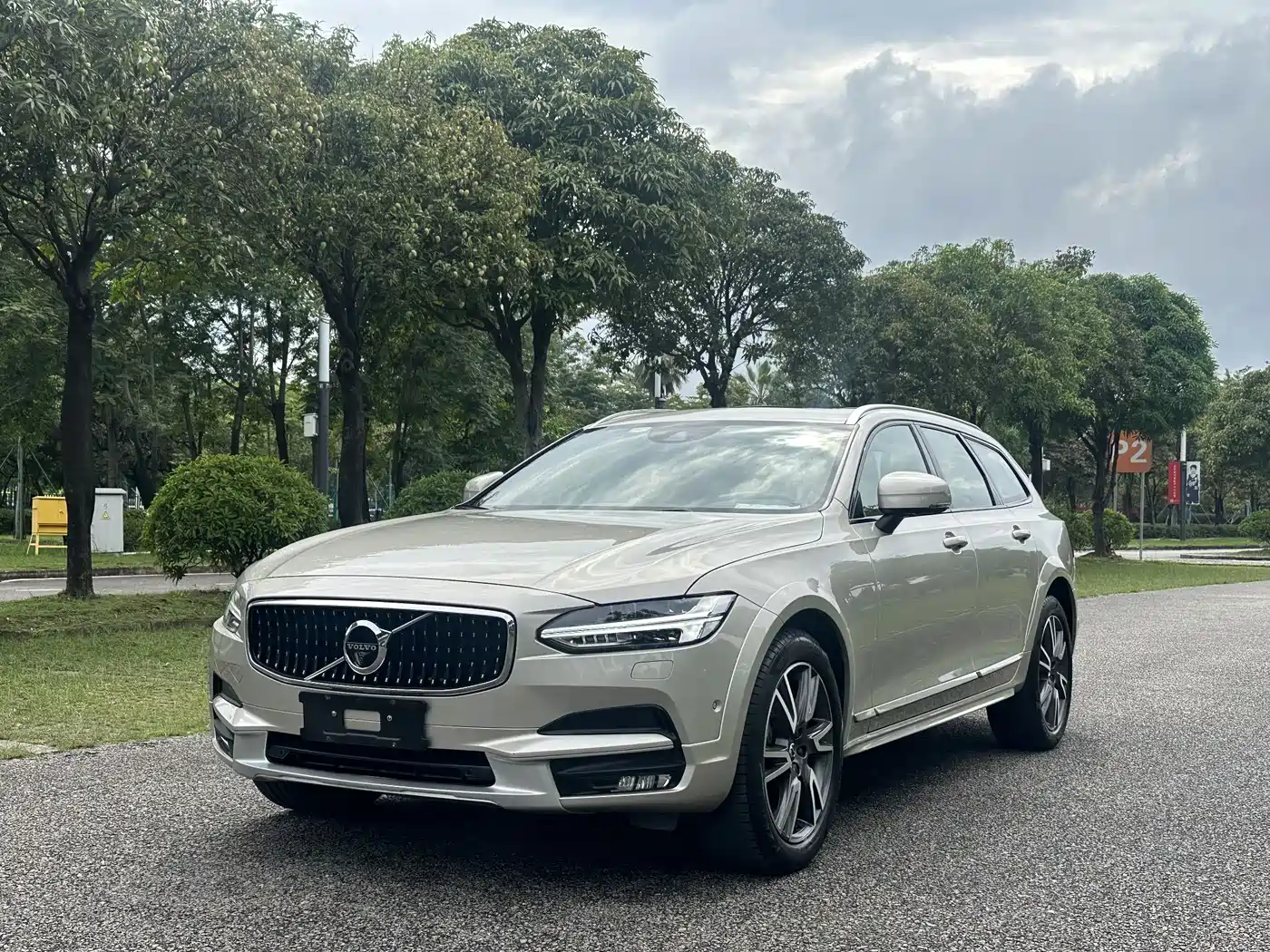 Volvo V90 2019 Cross Country T5 AWD Intelligent Premium China VI