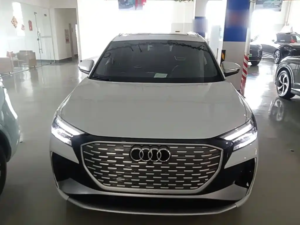 Фото 3 - Audi Q4 e-tron