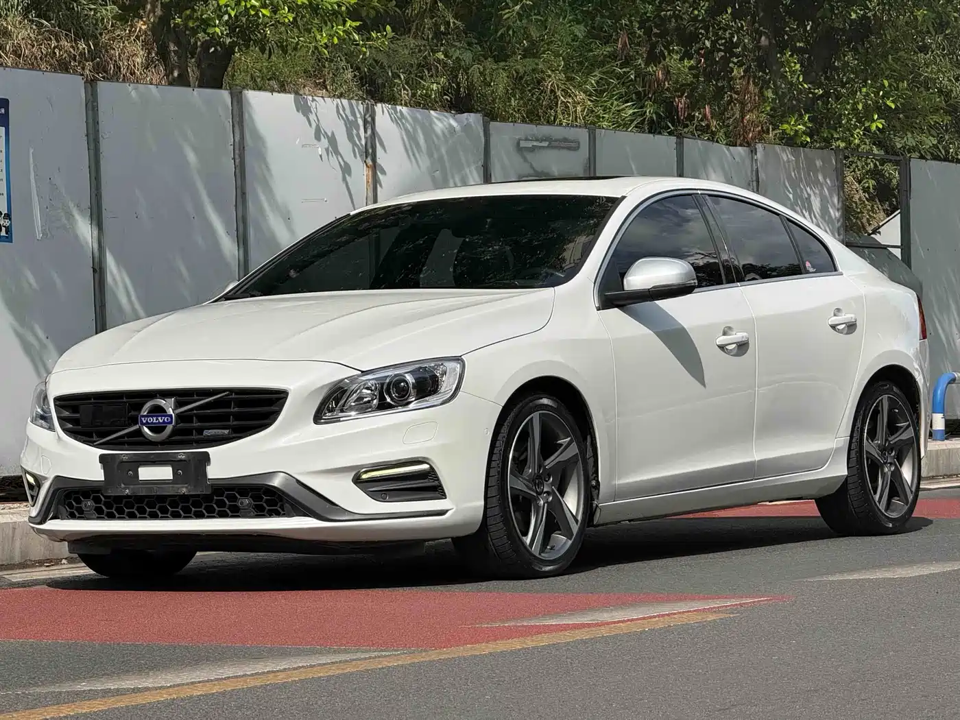 Volvo S60 (Import) 2014 2015 T5 R-Design