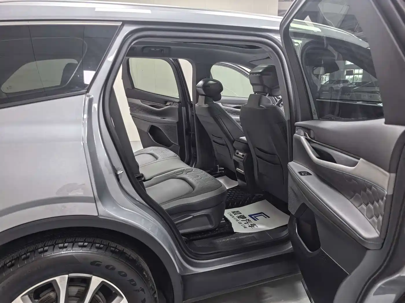 Ford Edge 2023 2023 Edge L 2.0T EcoBoost E Hybrid FWD 7-Seater Luxury