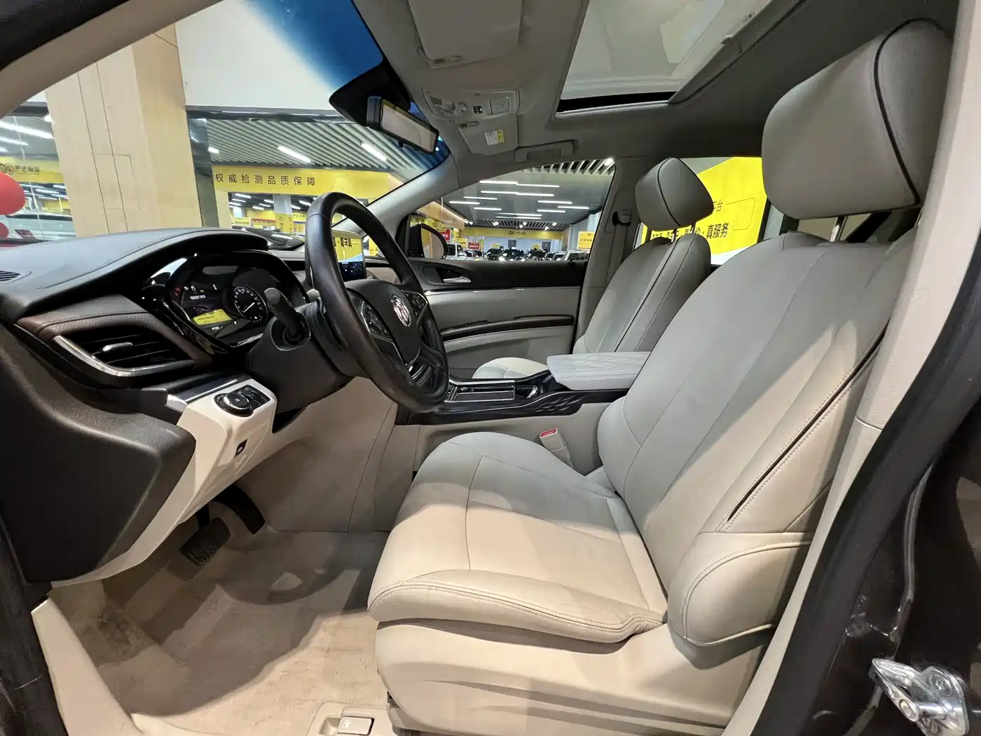 Buick GL8 2021 Land Business Class 652T Premium фото 8
