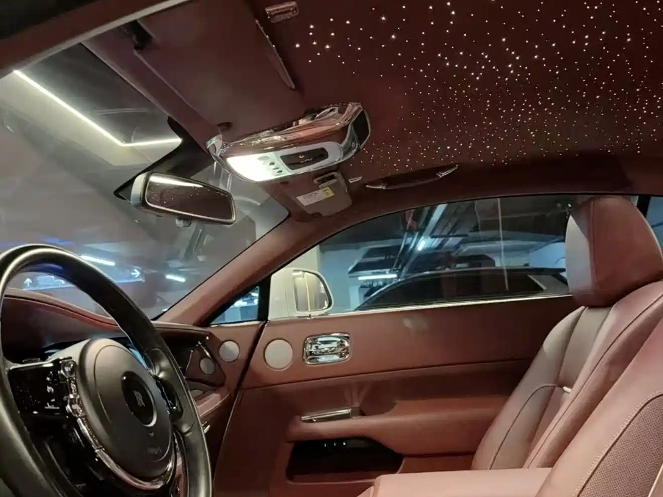 Rolls-Royce Wraith 2018 6.6T Standard фото 8