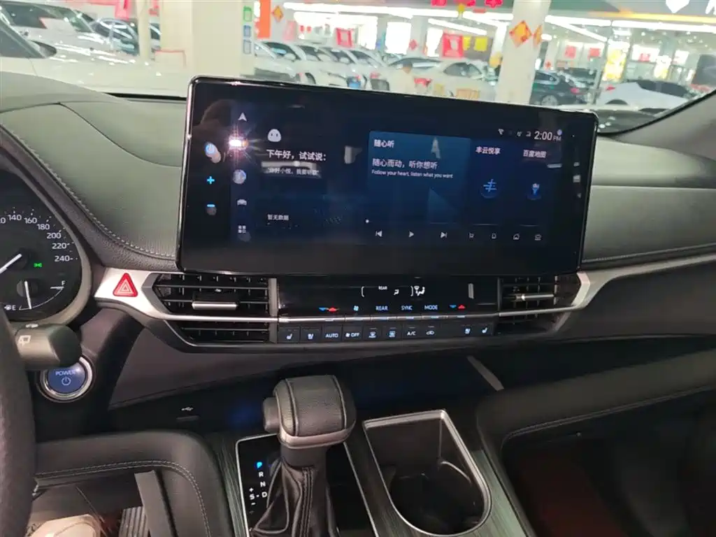 Toyota Sienna 2021 2.5L Hybrid Premium Edition фото 13