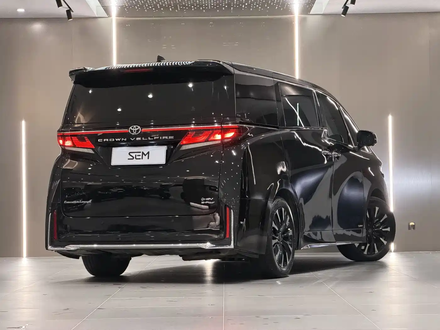 Toyota Vellfire 2024 Crown Hybrid 2.5L Executive Premium Edition фото 5