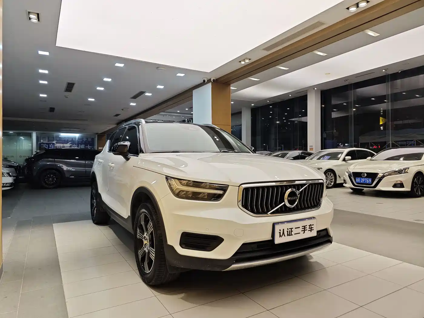 Фото 5 - Volvo XC40