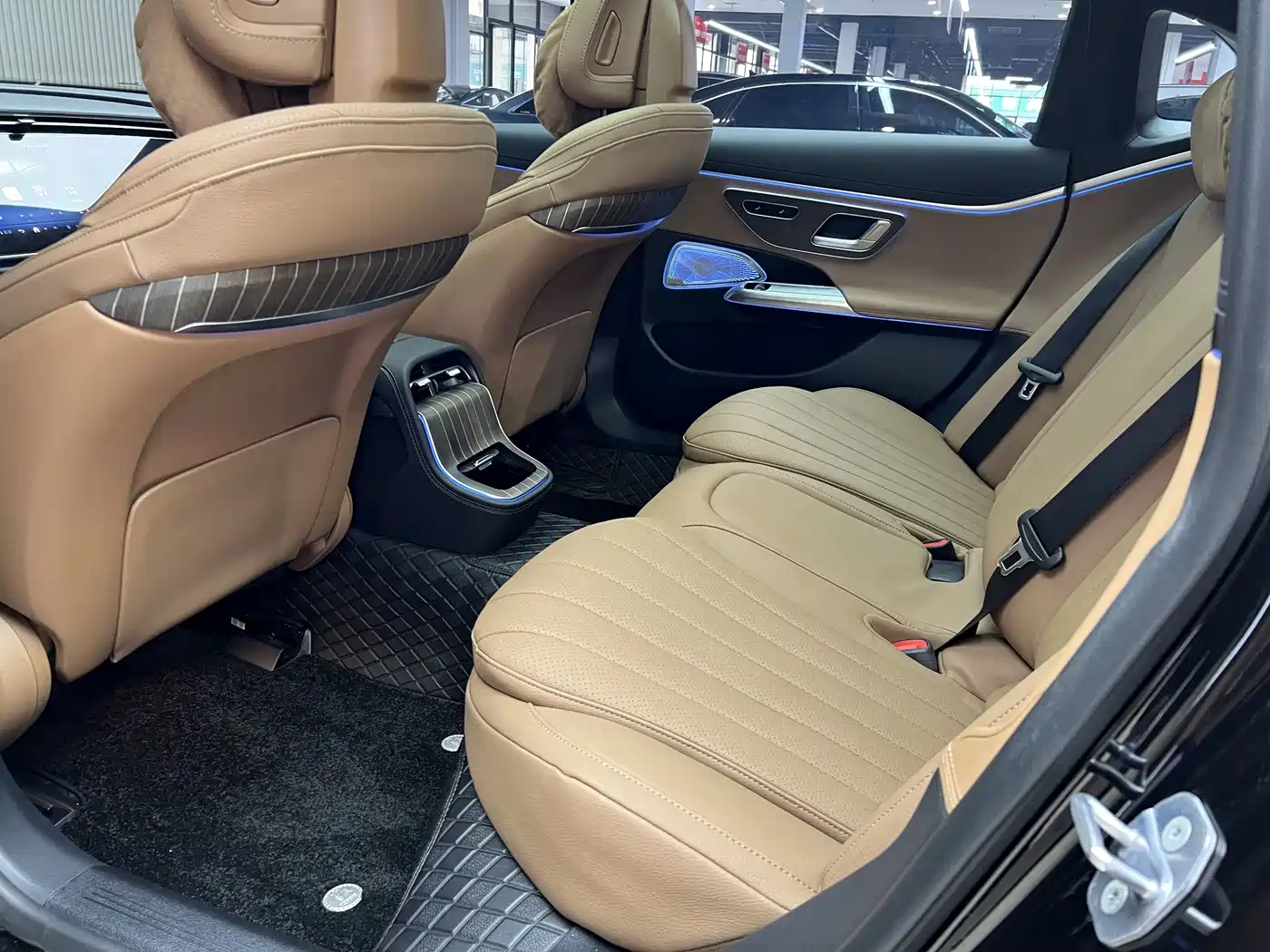 Mercedes-Benz E-Class New Energy 2024 E 350 e L Plug-in Hybrid Sedan фото 15