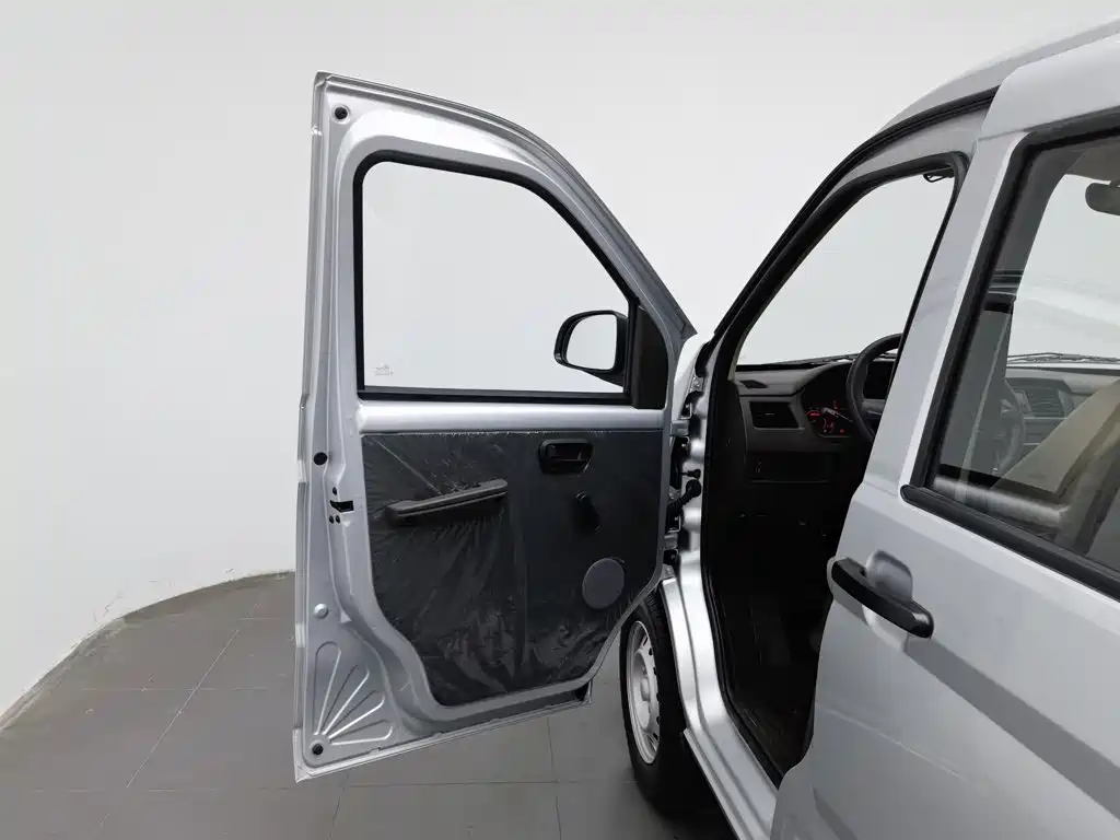 Wuling Motors Wuling Rongguang S 2025 2023 1.5L Base 5/7 Seater