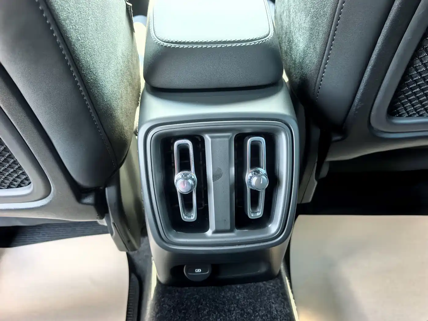 Volvo C40 2024 2024 Long Range Edition