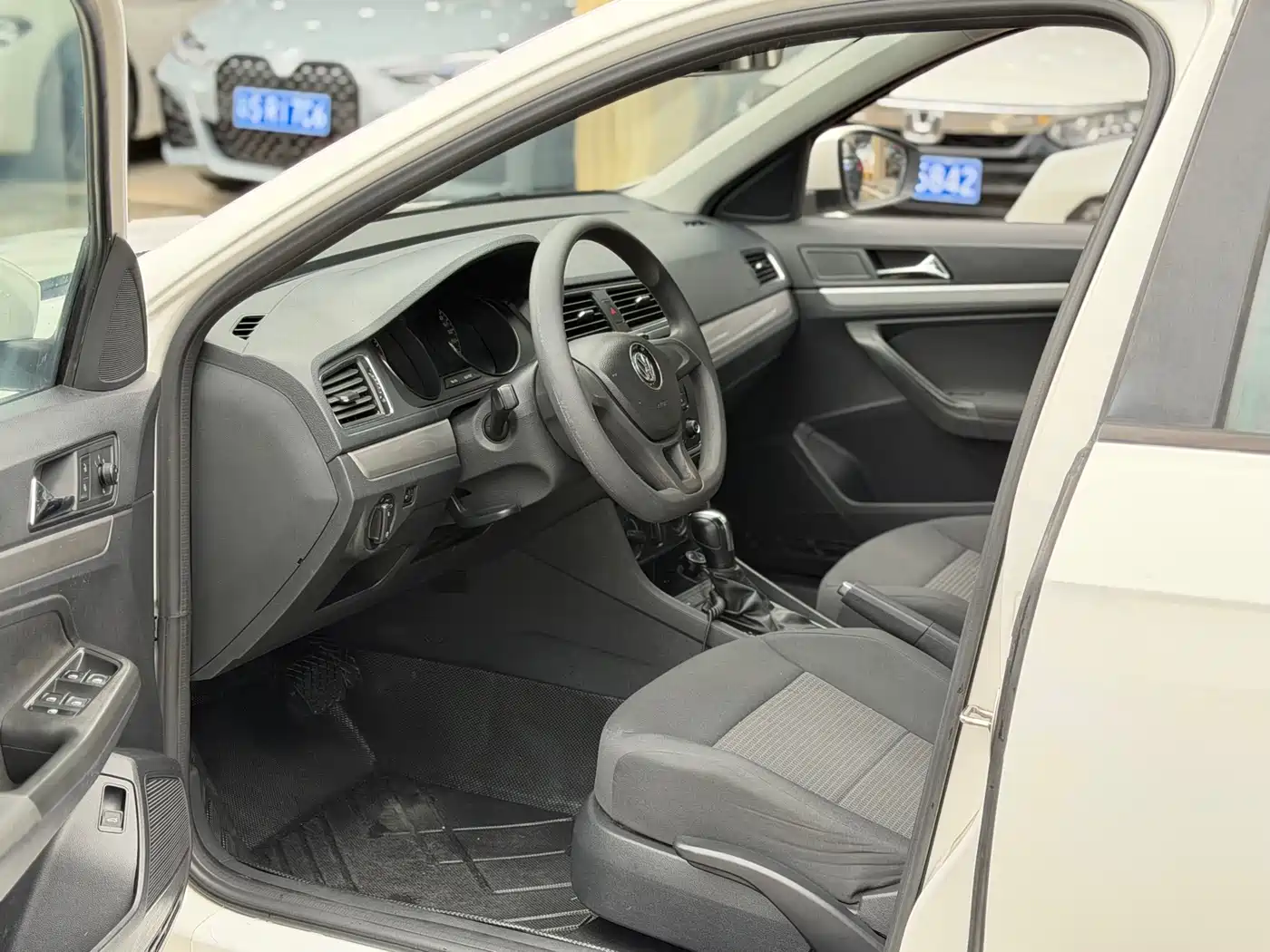 Volkswagen Lavida 2017 1.6L Automatic Trend Edition фото 11