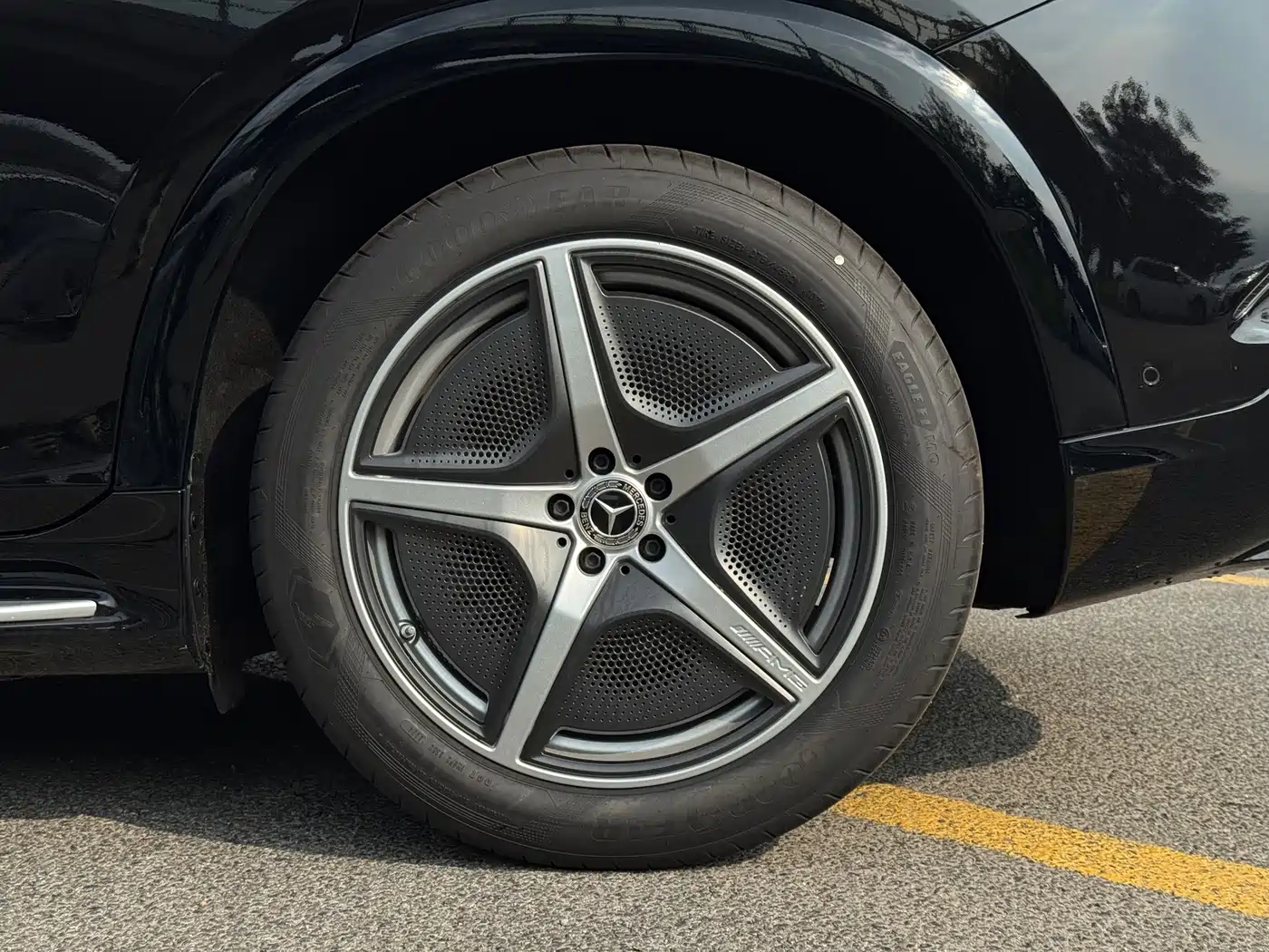 Mercedes-Benz EQS SUV 2026 2025 Model 500 4MATIC