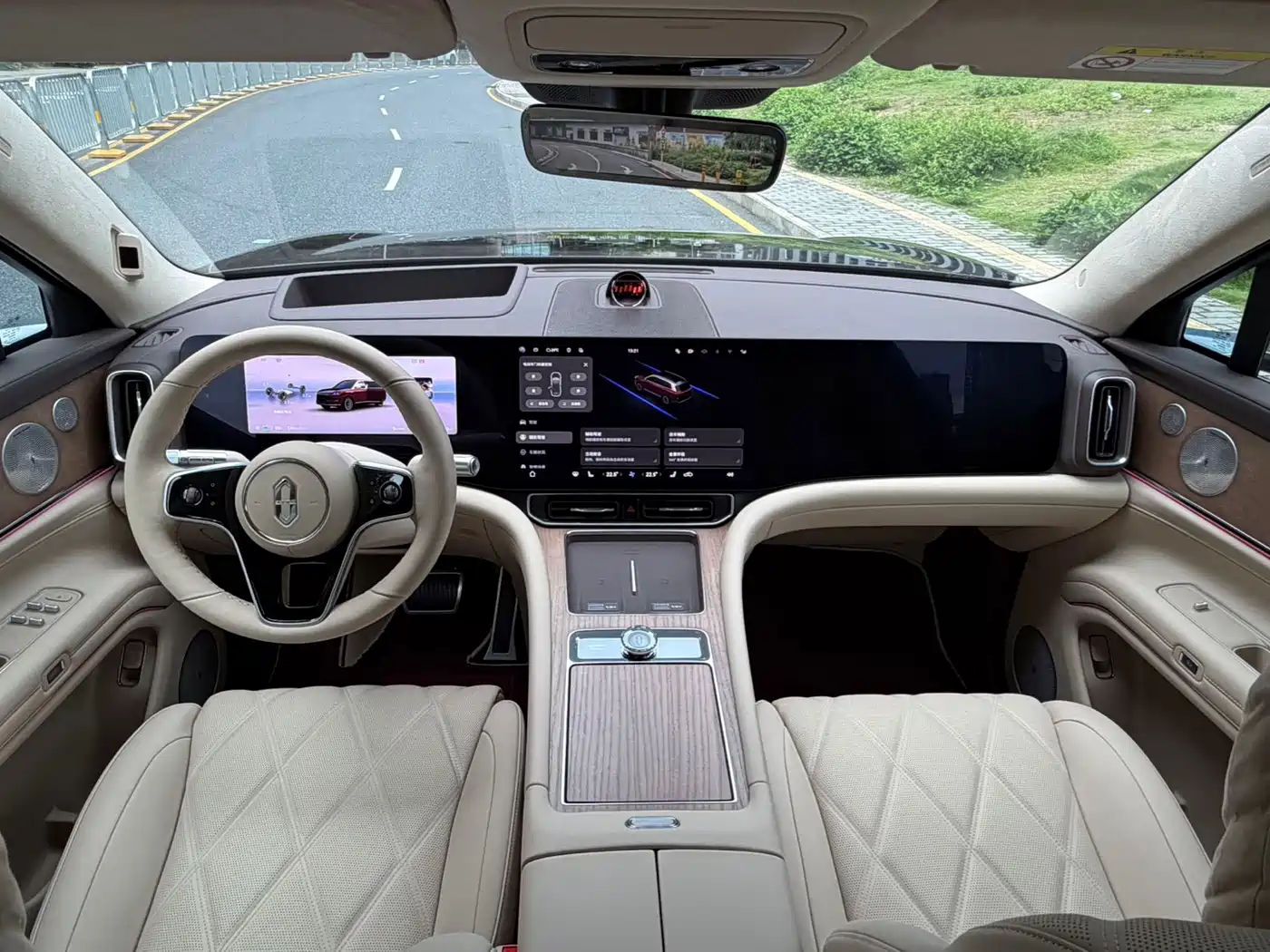 AITO Wenjie AITO M9 2025 Pure Electric Ultra 100kWh 6-Seater фото 8