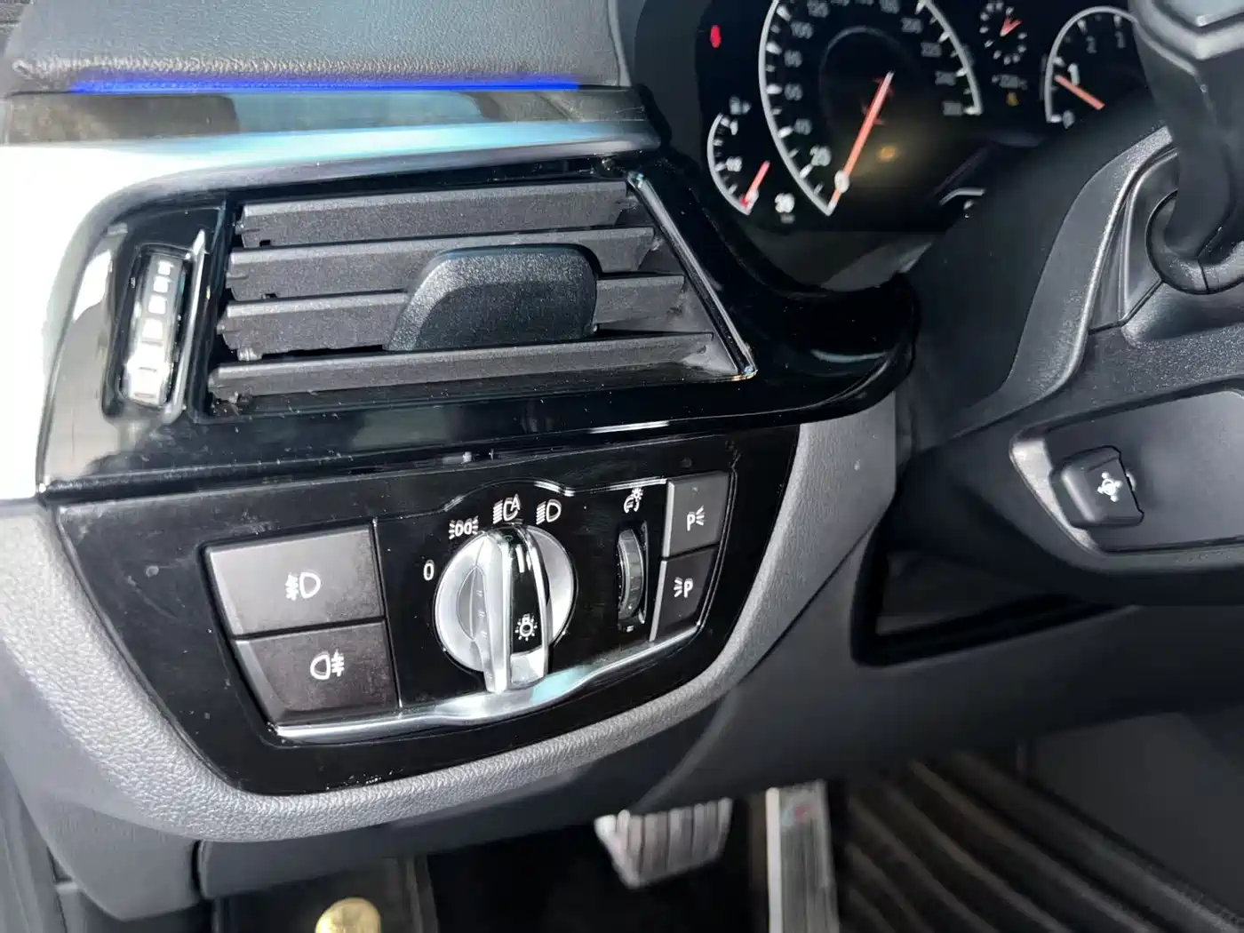 BMW 5 Series 2019 530Li Leading M Sport Package фото 13