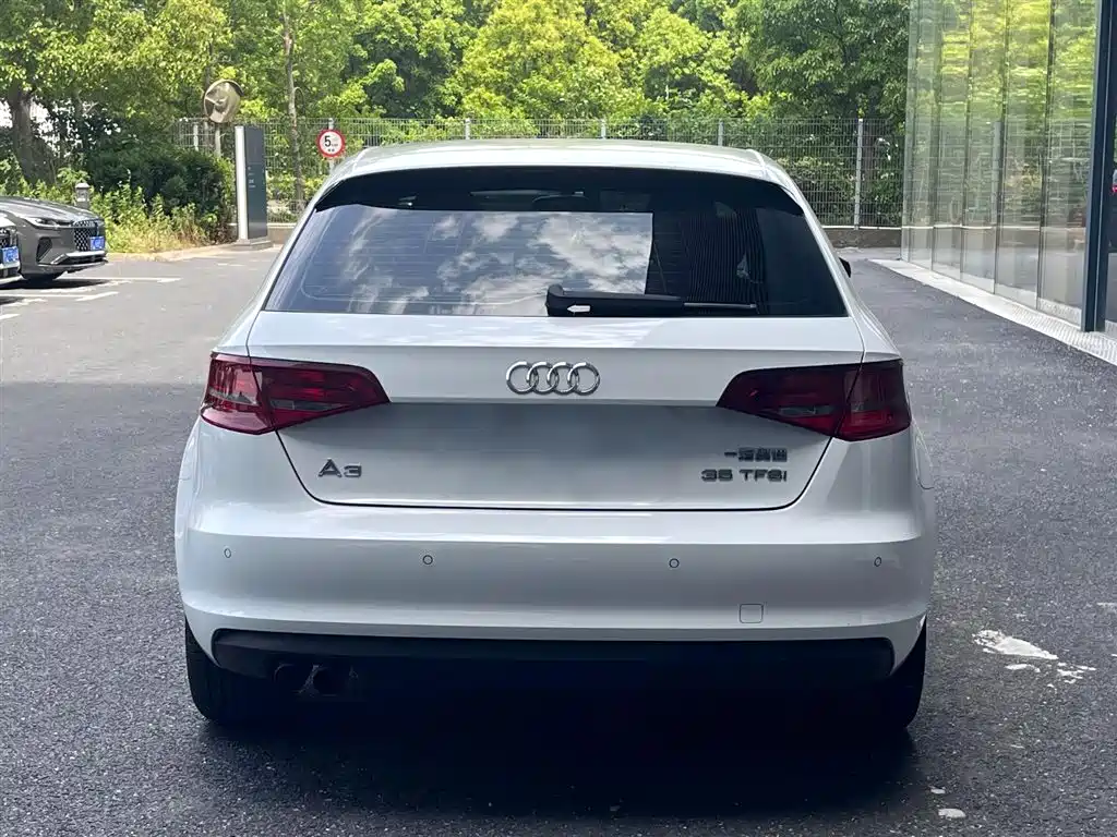 Audi A3 2014 Sportback 35 TFSI Automatic Progressive фото 3