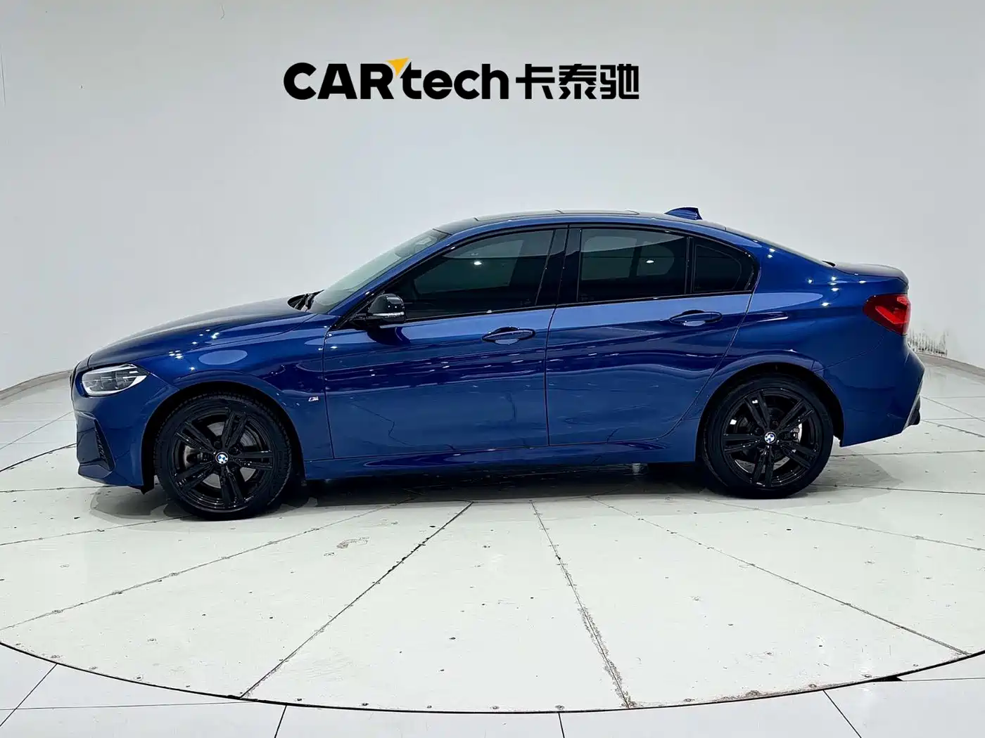 BMW 1 Series 2023 125i M Sport Shadow Edition фото 6