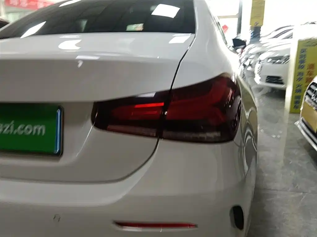 Mercedes-Benz A-Class 2019 Facelift A 200 L Sports Sedan фото 8