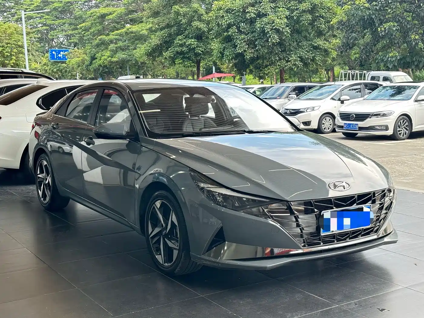 Hyundai Elantra 2022 240TGDi DCT LUX Premium Edition фото 3