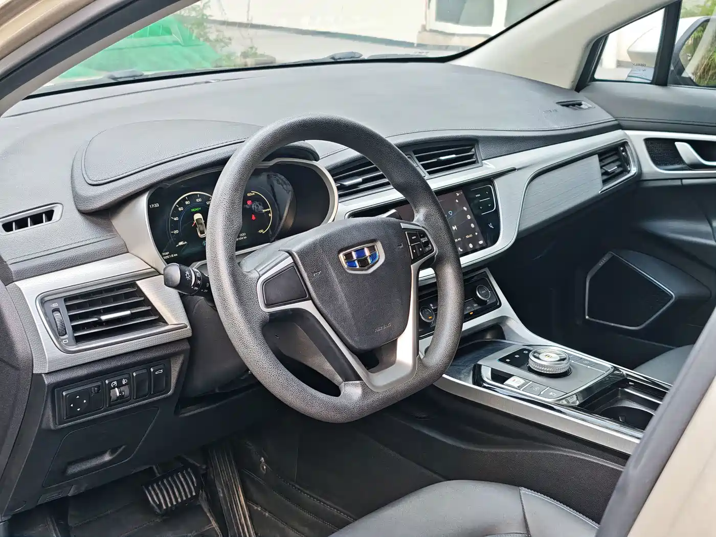 Geely Emgrand GSe 2018 2018 Leading Style