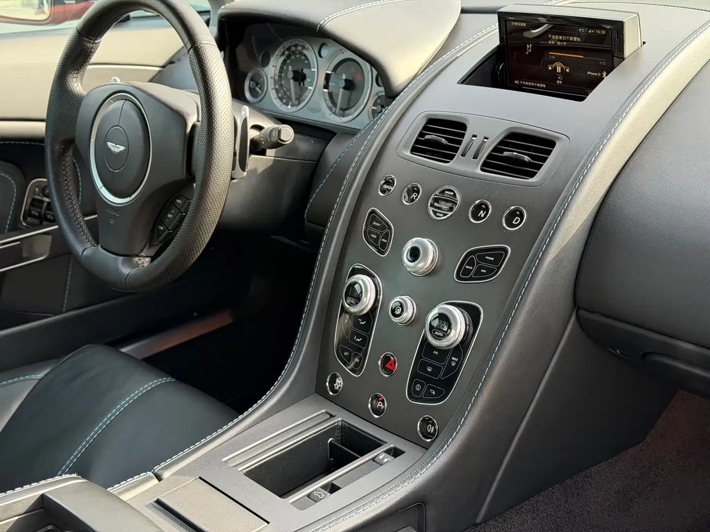 Aston Martin V8 Vantage 2016 2016 4.7L Coupe