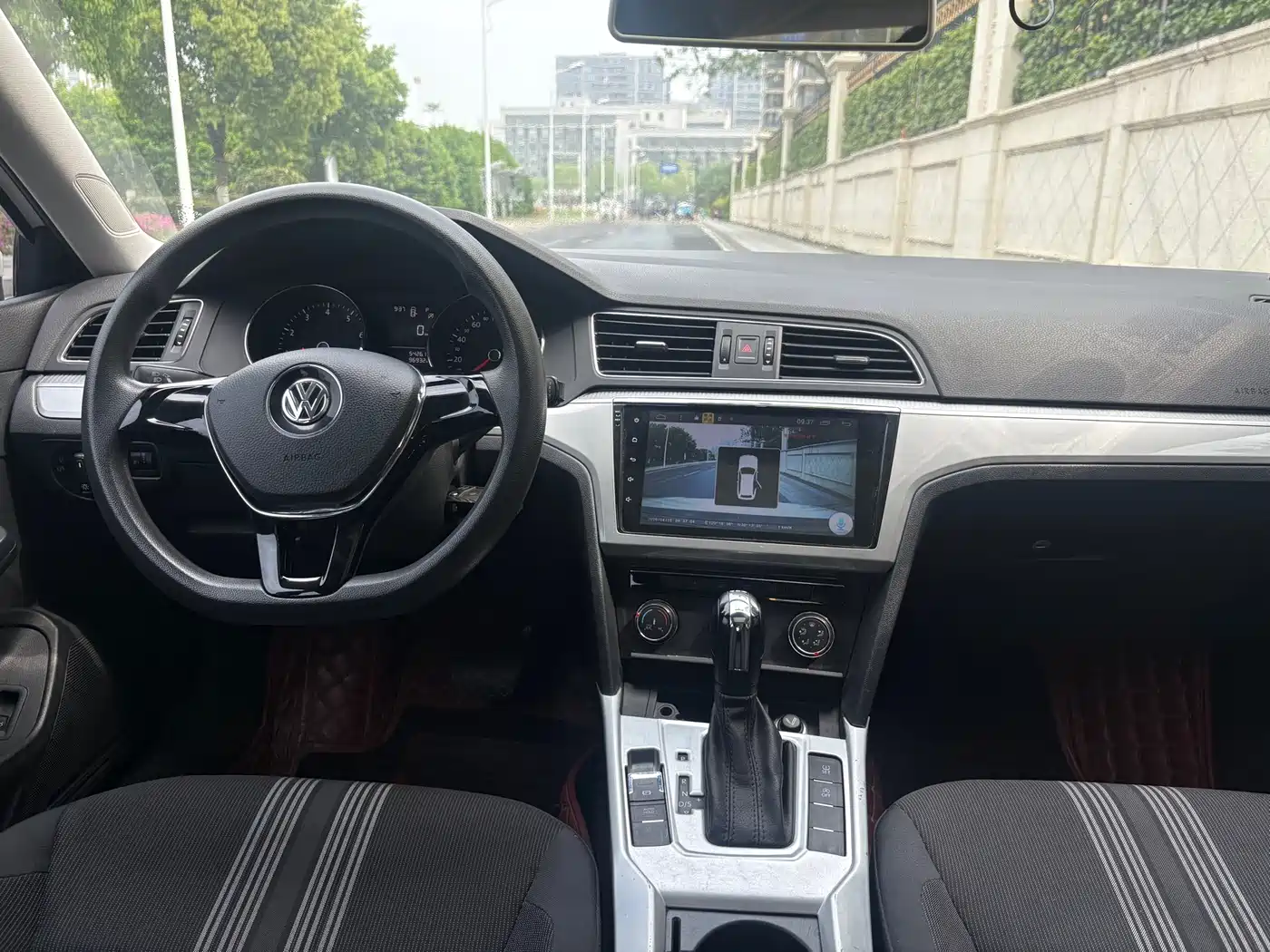 Volkswagen Lamando 2017 230TSI DSG Trend Edition фото 11